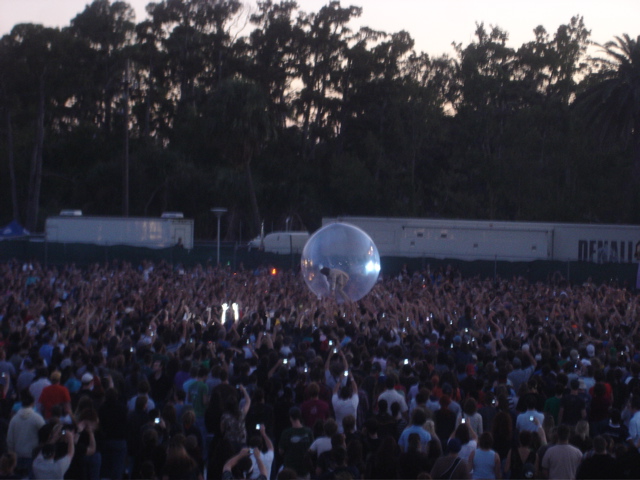 Wayne Coyne, walking on the crowd